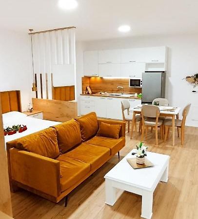 Selvia Apartament Tiranë Luaran gambar