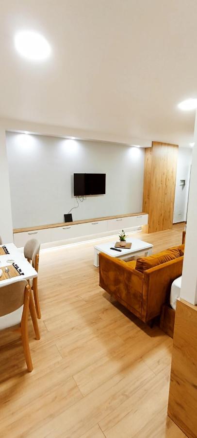 Selvia Apartament Tiranë Luaran gambar