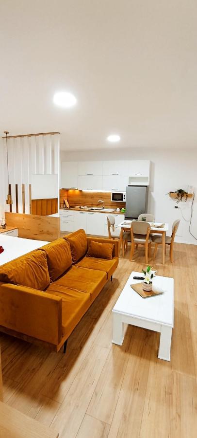 Selvia Apartament Tiranë Luaran gambar
