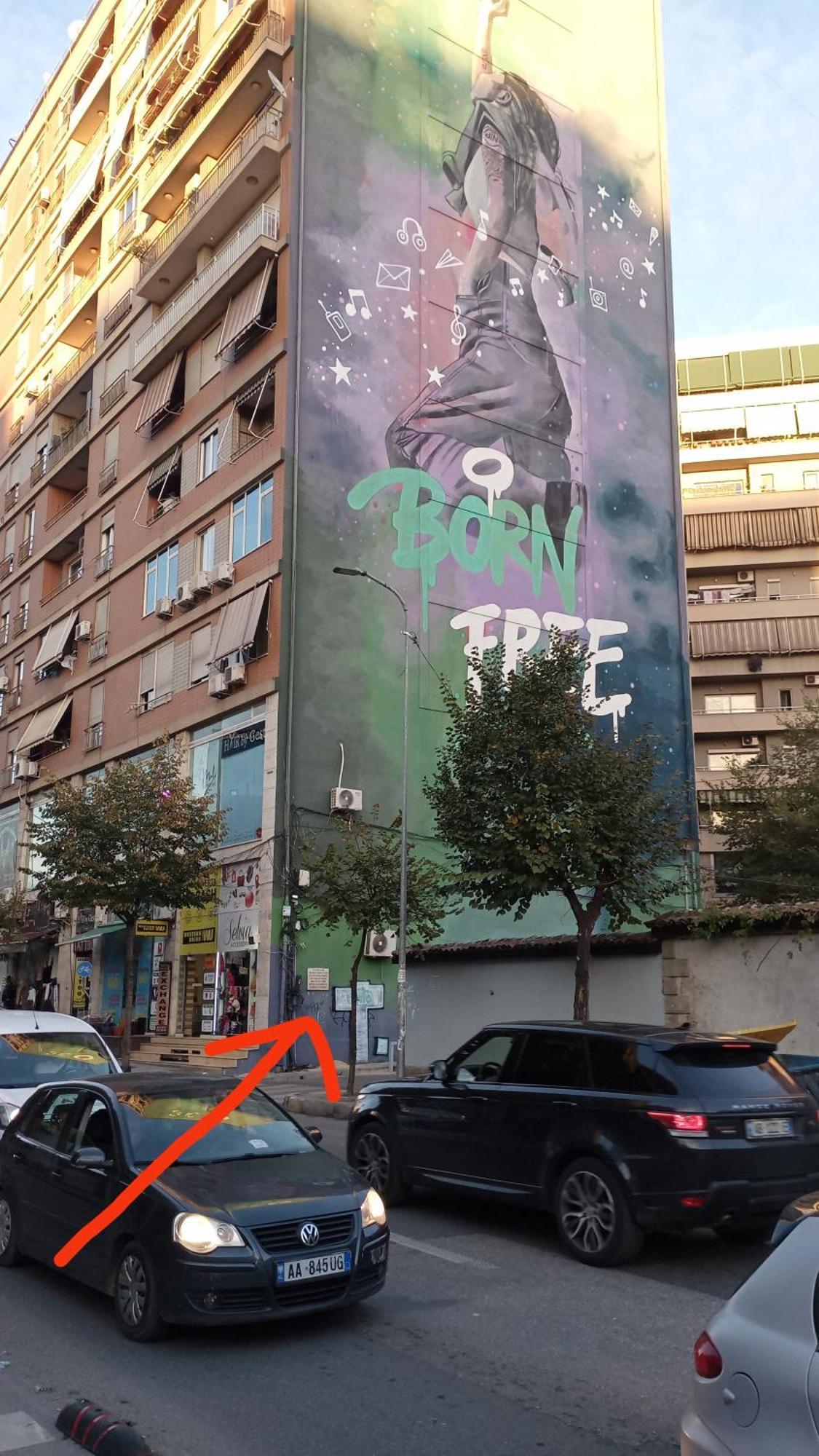 Selvia Apartament Tiranë Bilik gambar